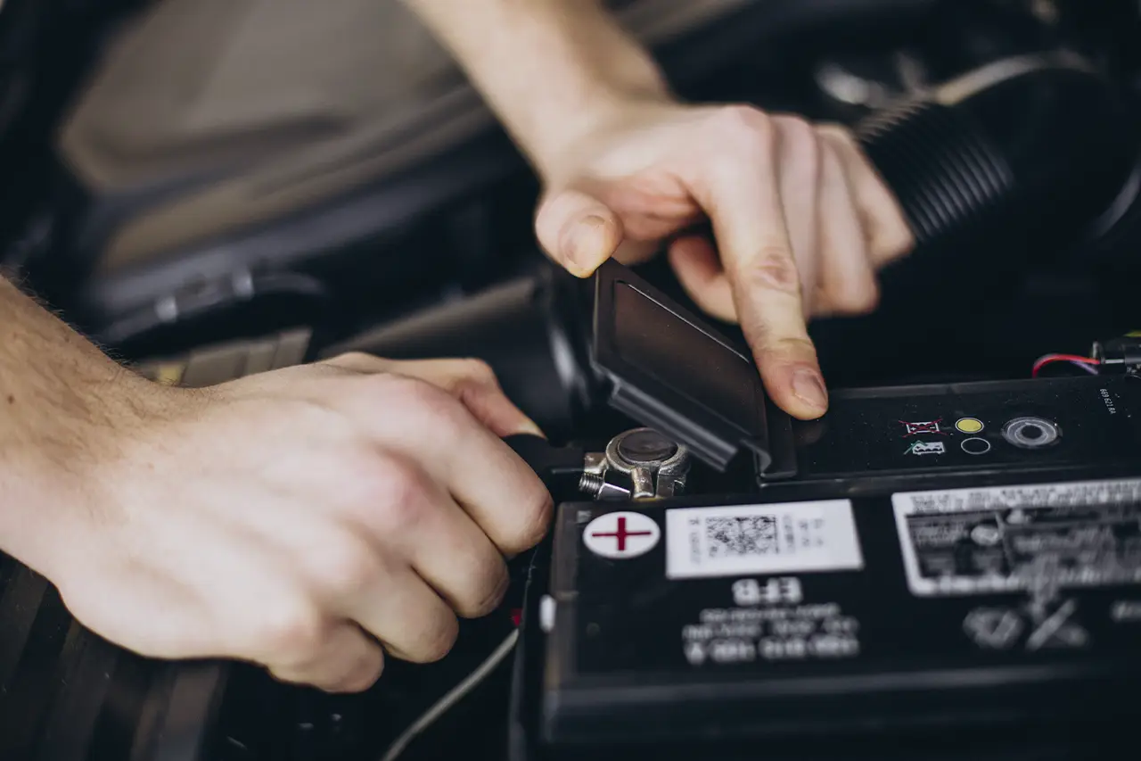 Serviço de manutenção e reparo da parte elétrica com a Porto Garagem em Valinhos, SP